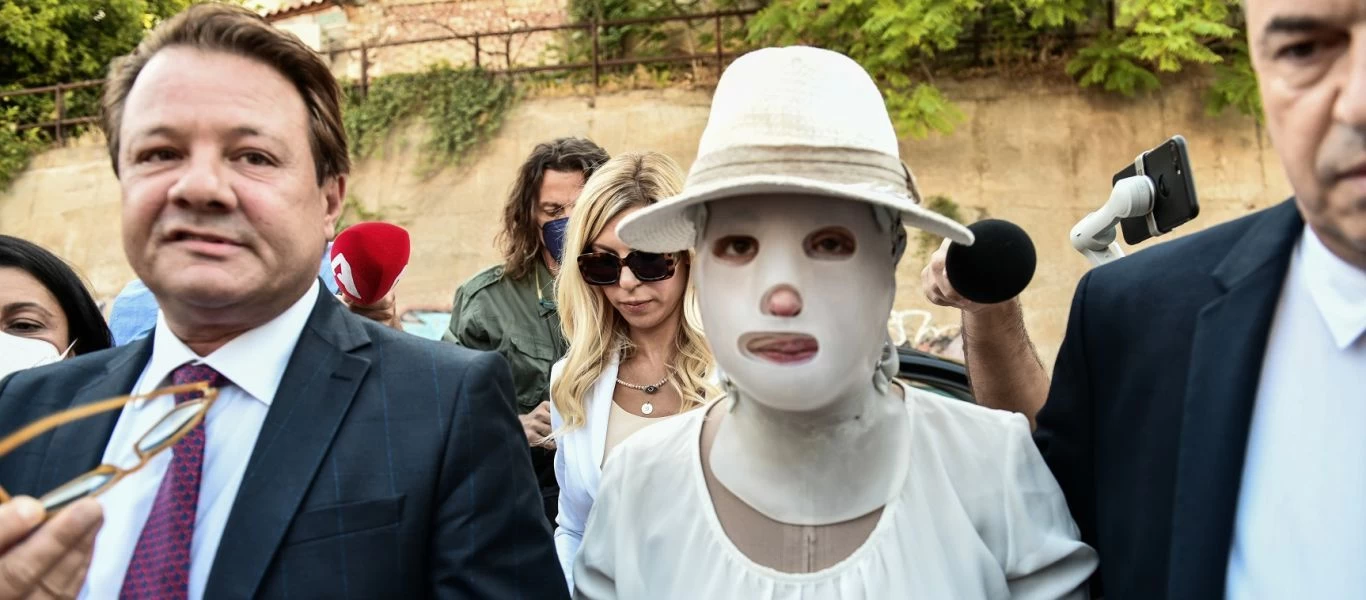 Βιτριόλι - Διευθυντής Ιωάννας: «Άφριζαν οι τοίχοι - Καθαρίζαμε και το υγρό συνέχιζε να καίει»